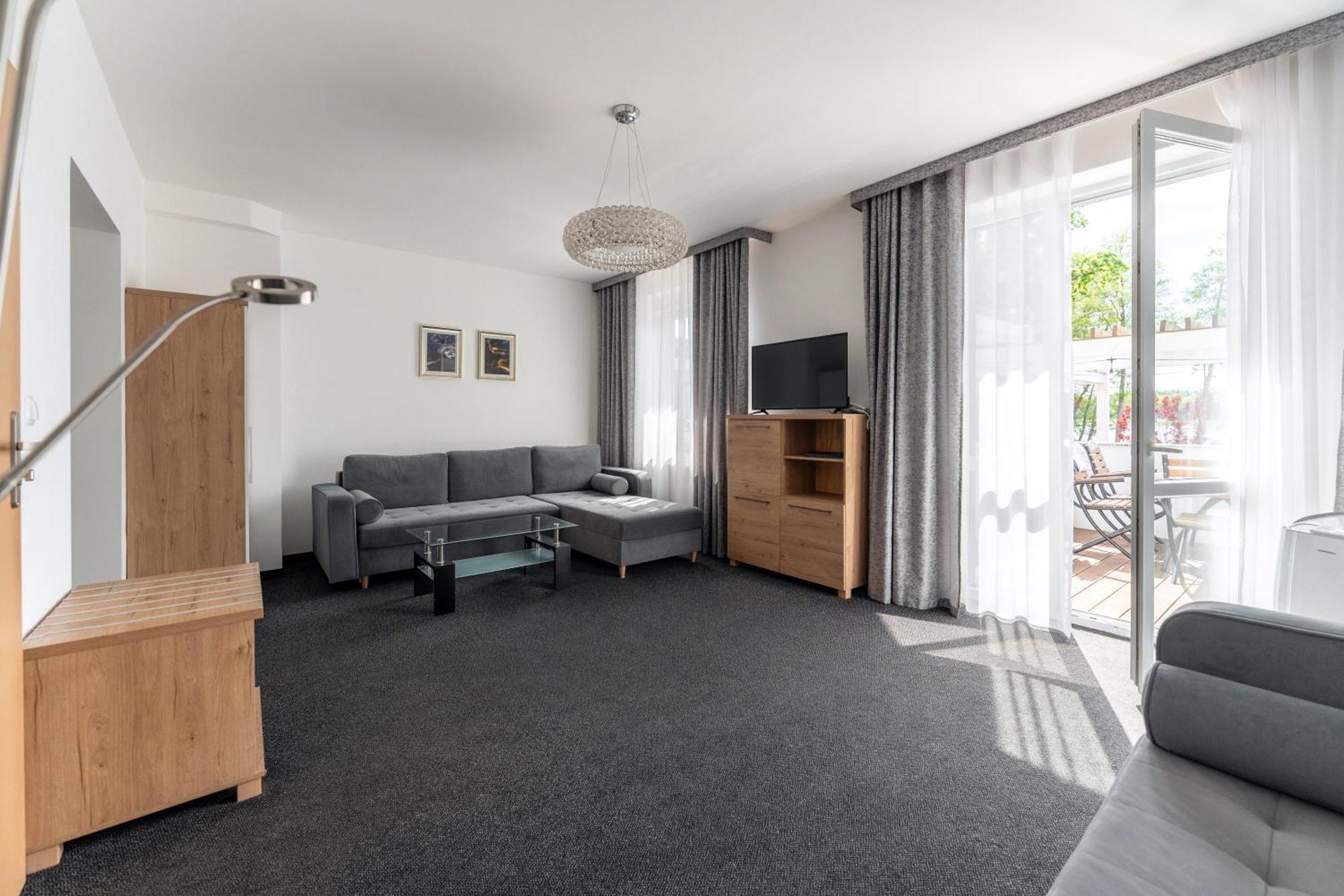 Hotel Tanzanit Jesiona Exteriör bild
