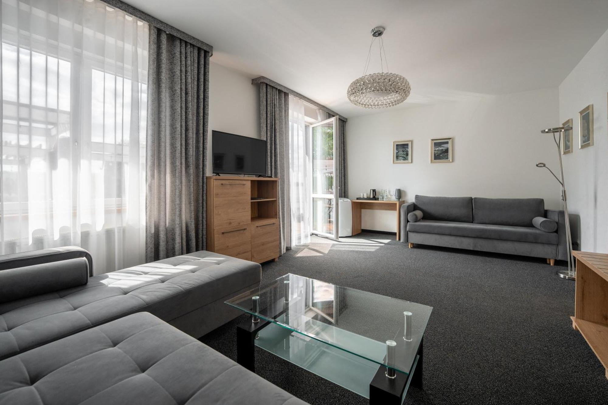 Hotel Tanzanit Jesiona Exteriör bild